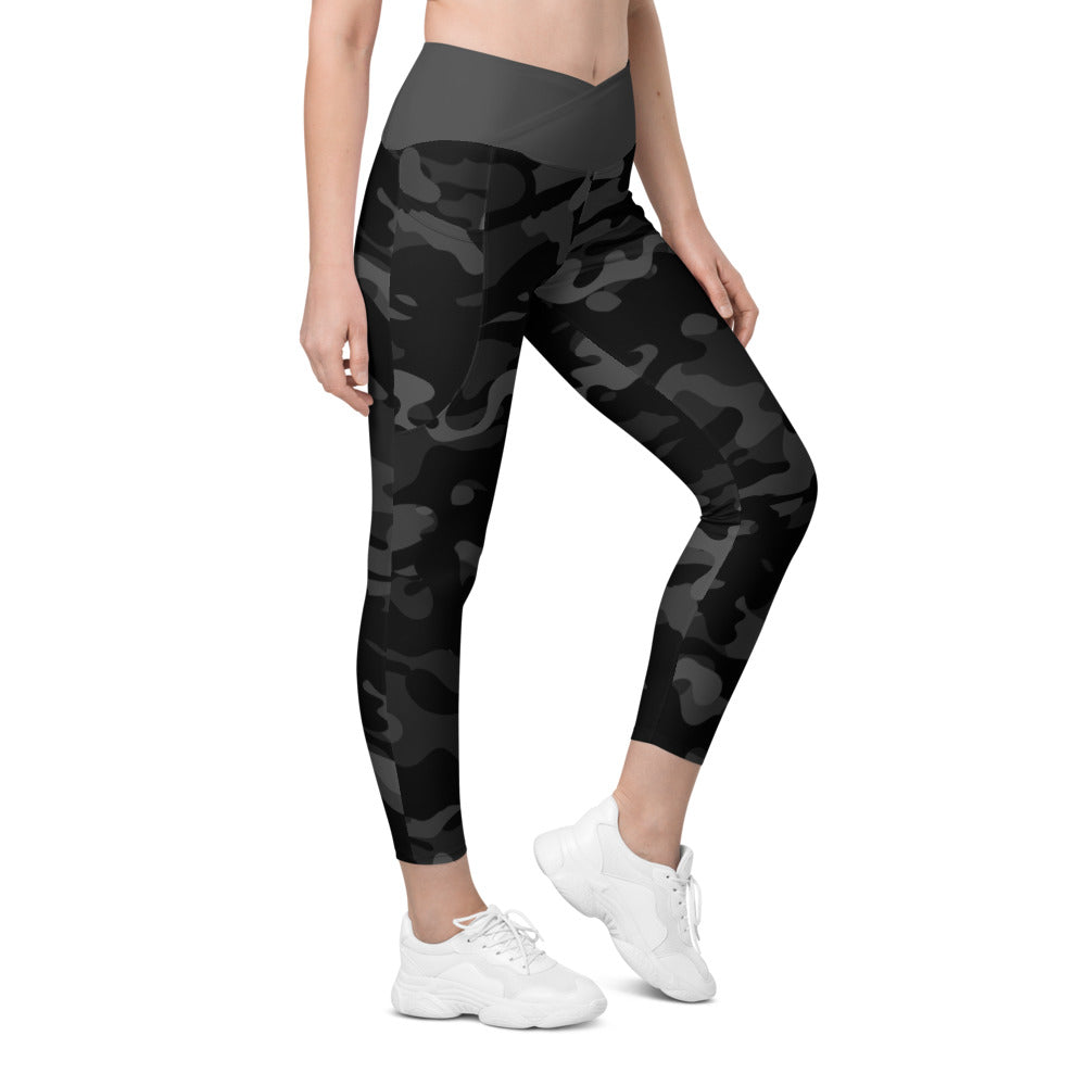 New Now Logo Black on White Crossover leggings with pockets